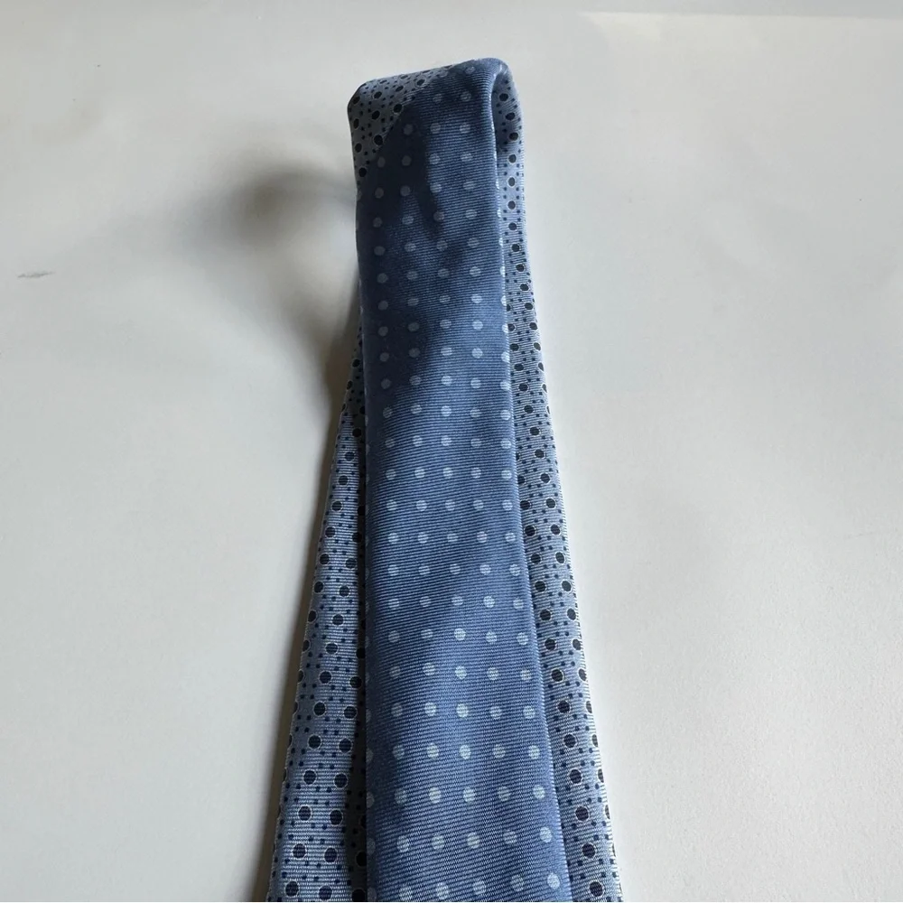 Tommy Hilfiger stylish light