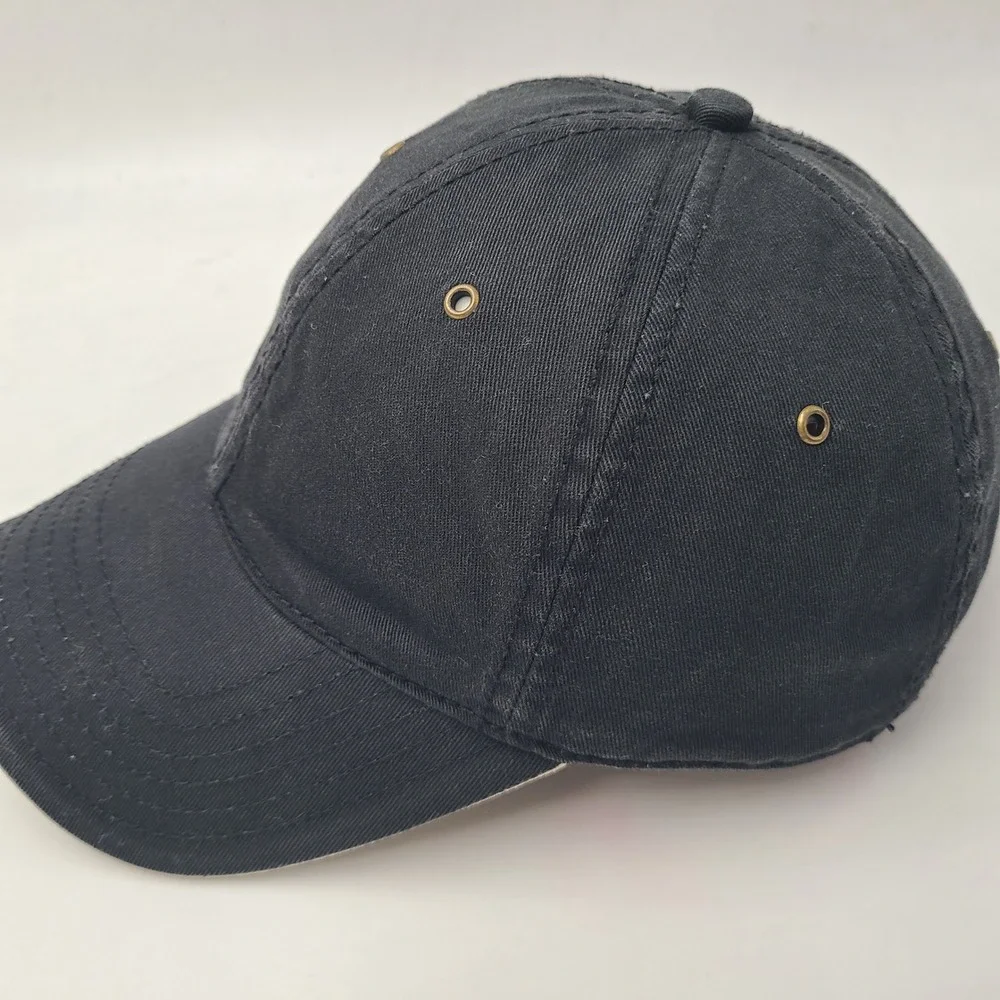 Levis hat seems