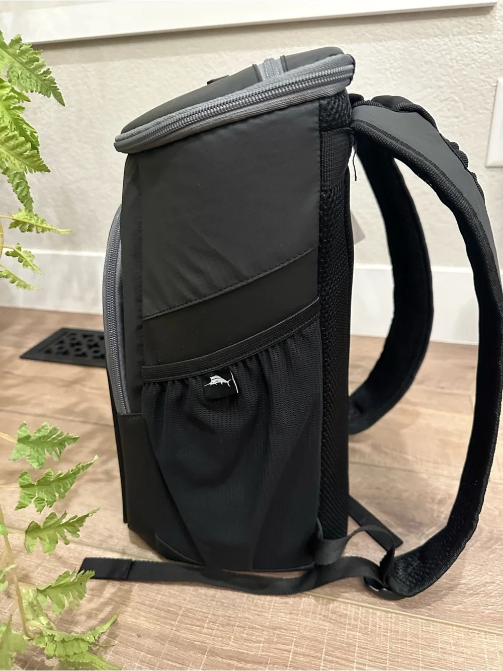 Tommy Bahama insulated cooler