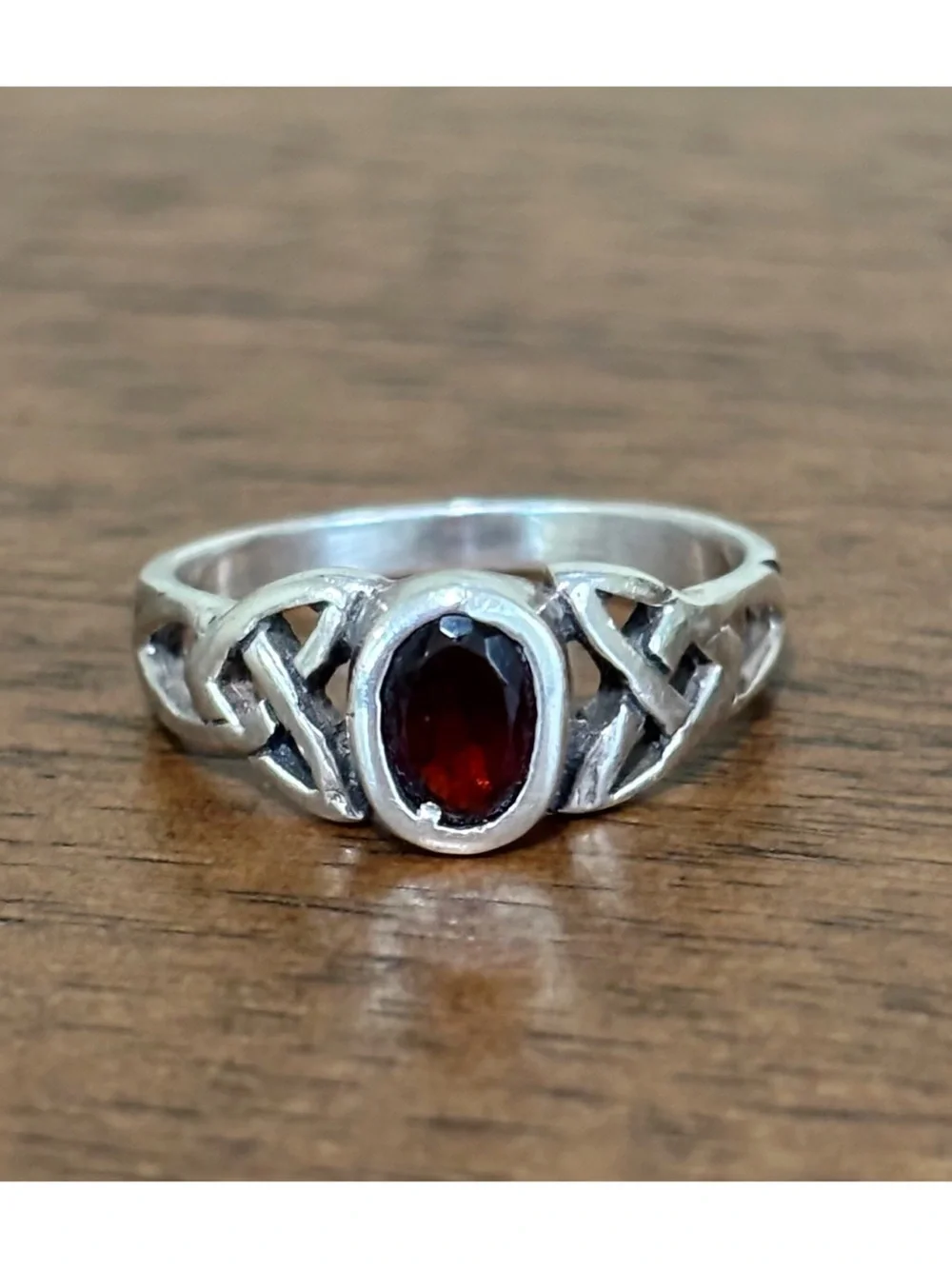 Sterling Silver 925 Celtic Knot Oval Red Garnet Ring Size 5