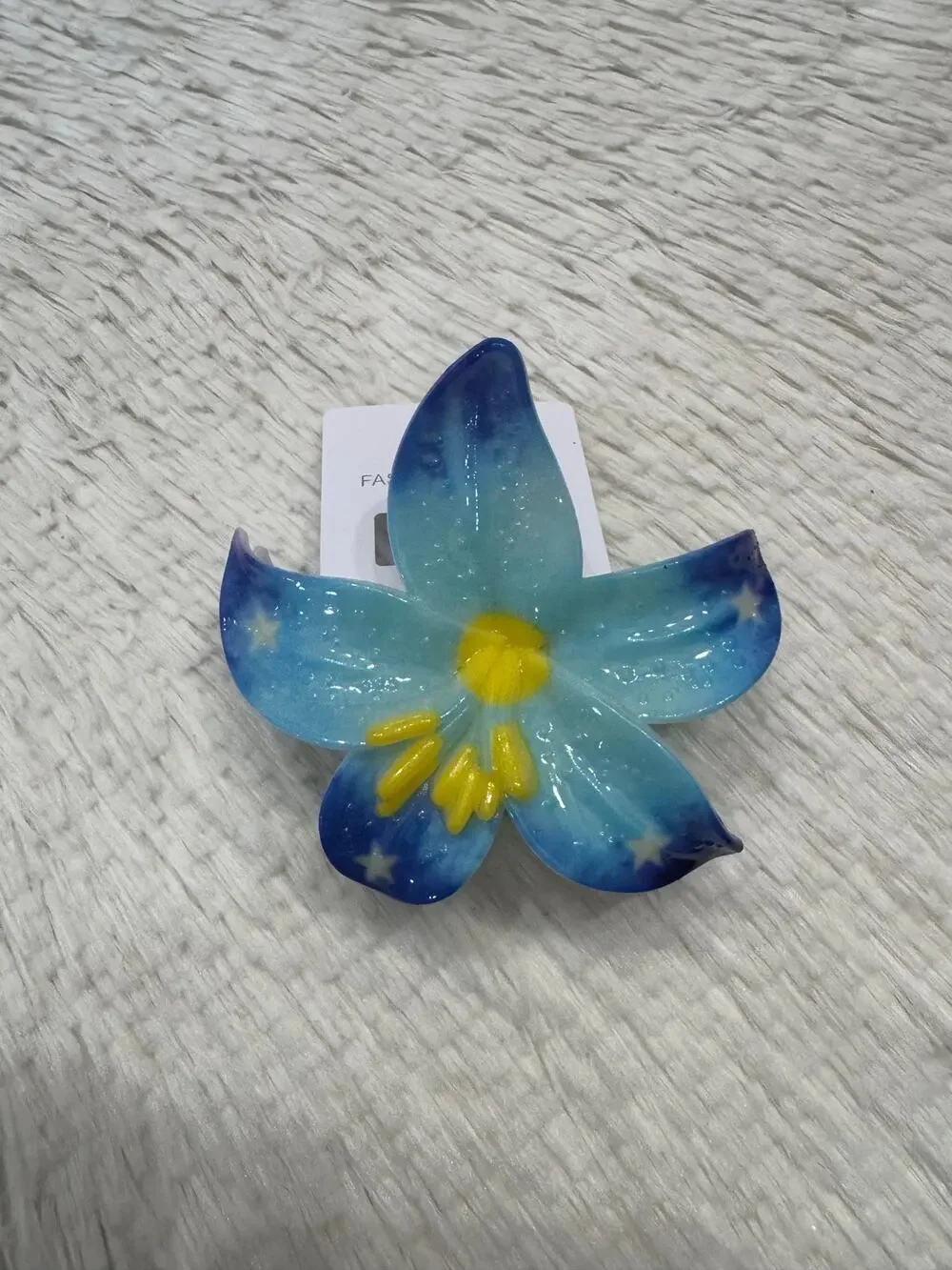 Tropical Hawaiian colorful blue large flower hair claw
