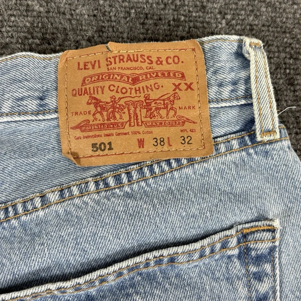 Vintage‎ Y2K Levi's 501 Button Fly Jeans Fits 36x31 Red Tab Distressed Fade Blue