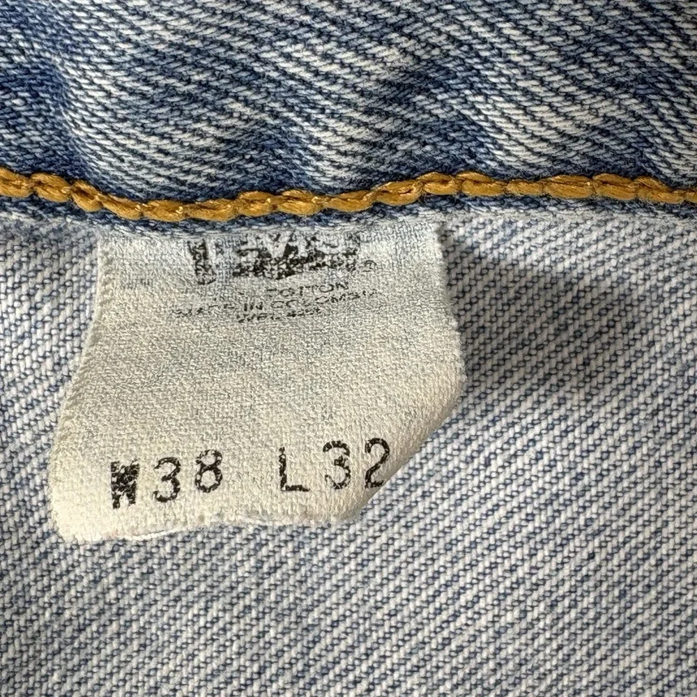 Vintage‎ Y2K Levi's 501 Button Fly Jeans Fits 36x31 Red Tab Distressed Fade Blue