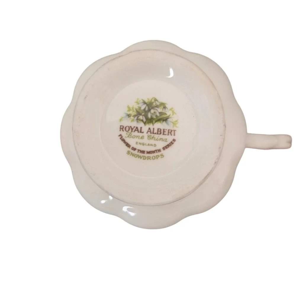 Royal Albert elegant vintage