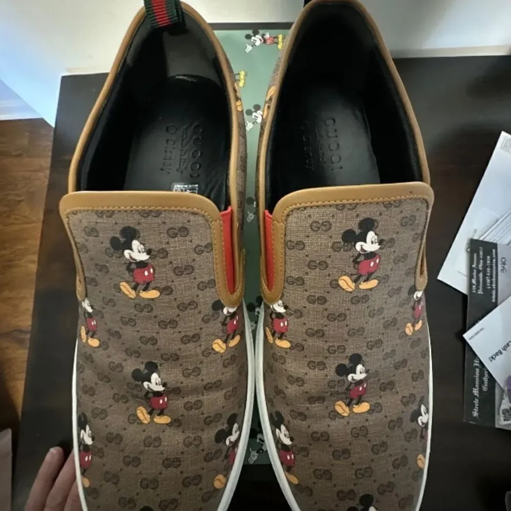 Gucci Mickey Mouse supreme Slide On 10.5 size With Box And Shoe Covers.