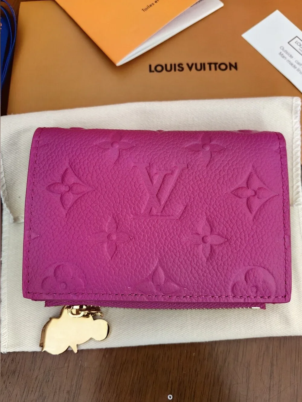 Louis Vuitton compact louis
