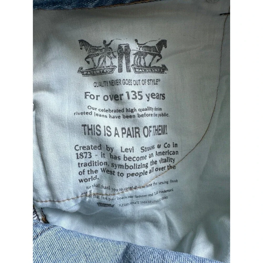 Levis thank item