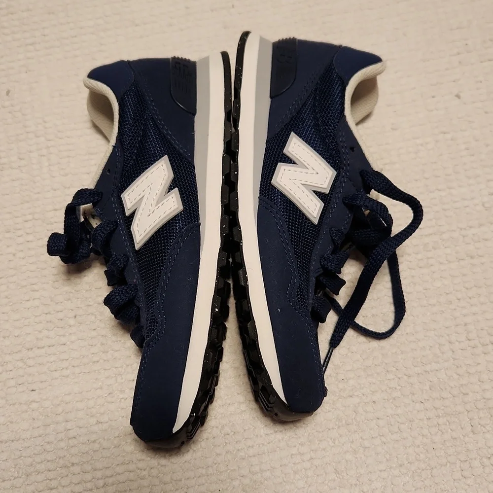 New Balance 515 big kids lace-up low top sneakers sz 1.5