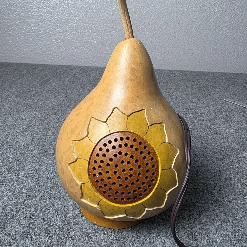 Meadowbrooke Gourds handcrafted light