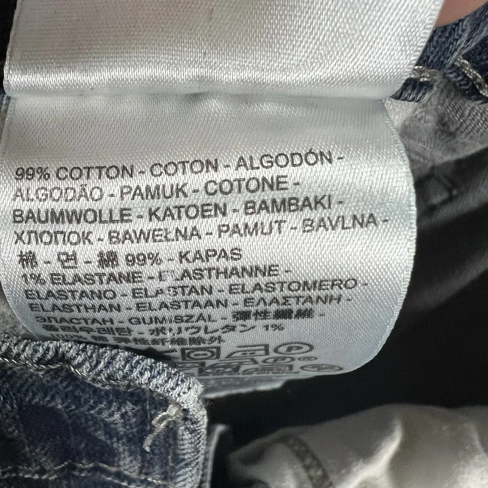 Levis wash jeans pair