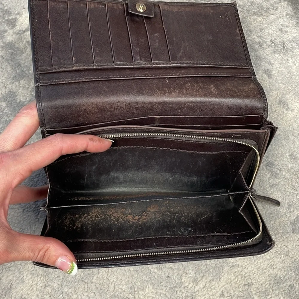 Gucci leather embossed