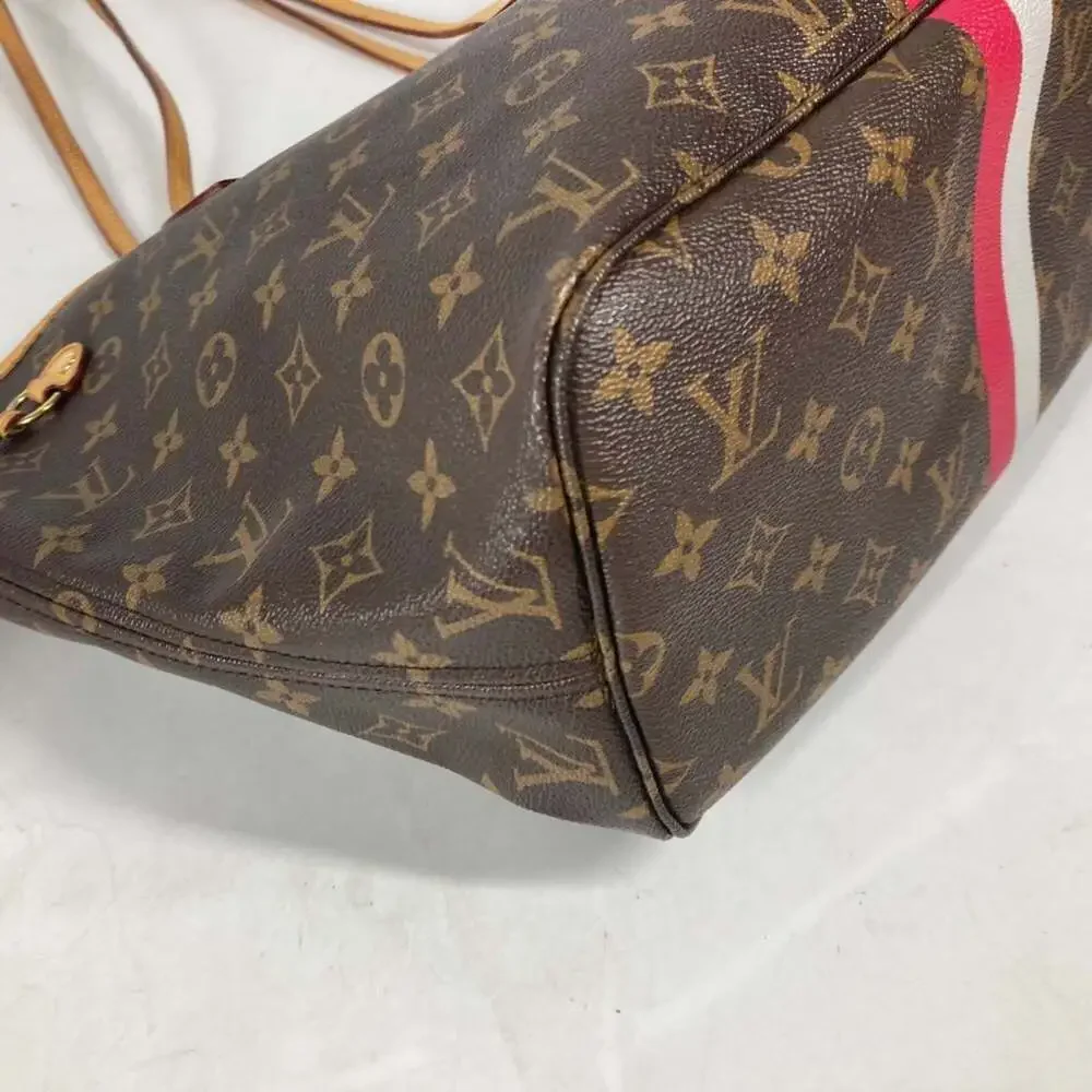 LOUIS VUITTON Brown Monogram Canvas Neverfull MM Shoulder Bag