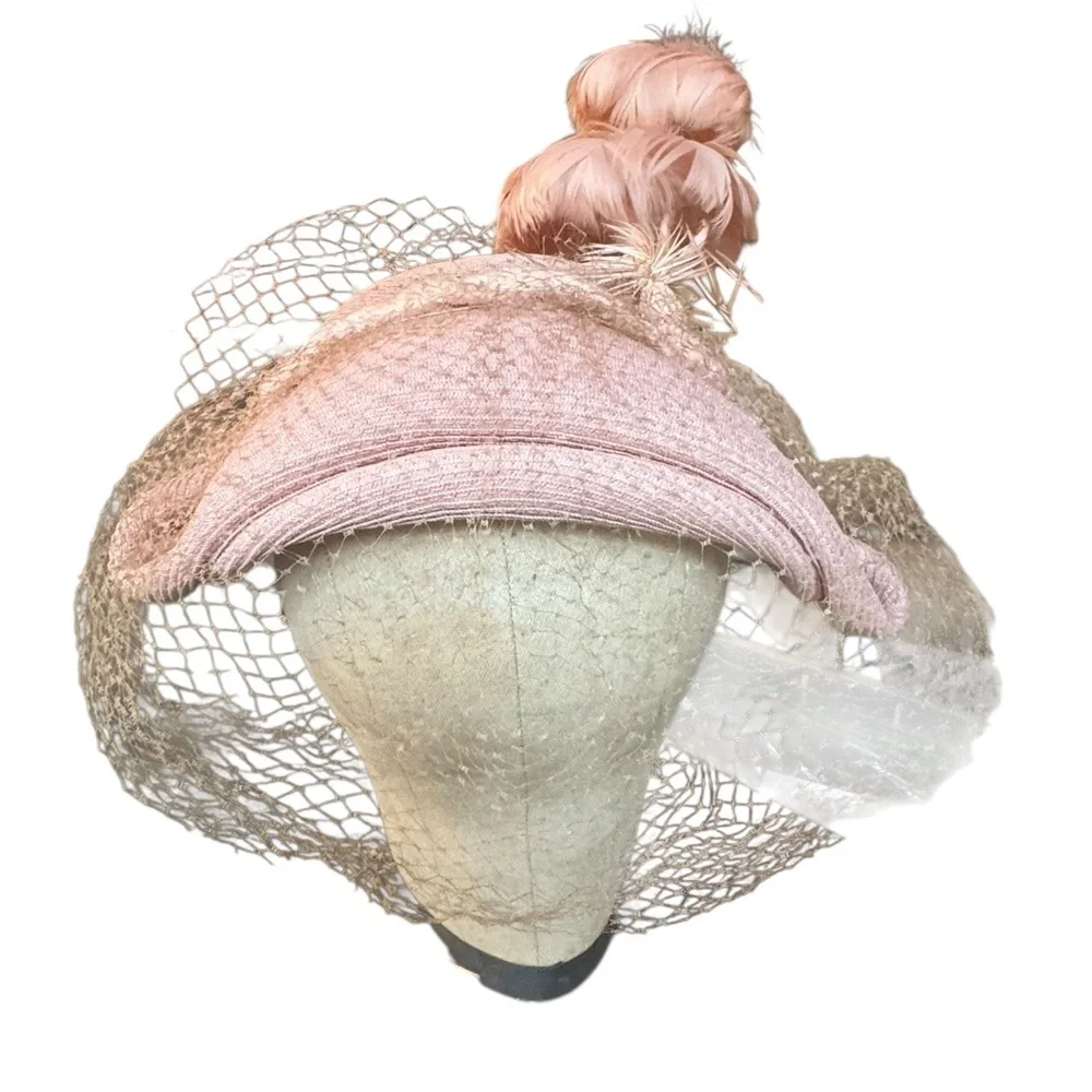 1950s/60s Soft, Muted Pink Straw Fascinator Hat w/Birdcage Veil & Pink‎ Feathers