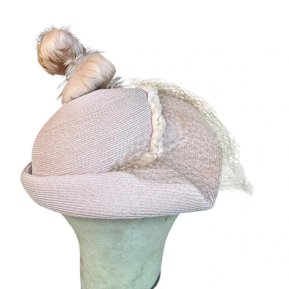 1950s/60s Soft, Muted Pink Straw Fascinator Hat w/Birdcage Veil & Pink‎ Feathers