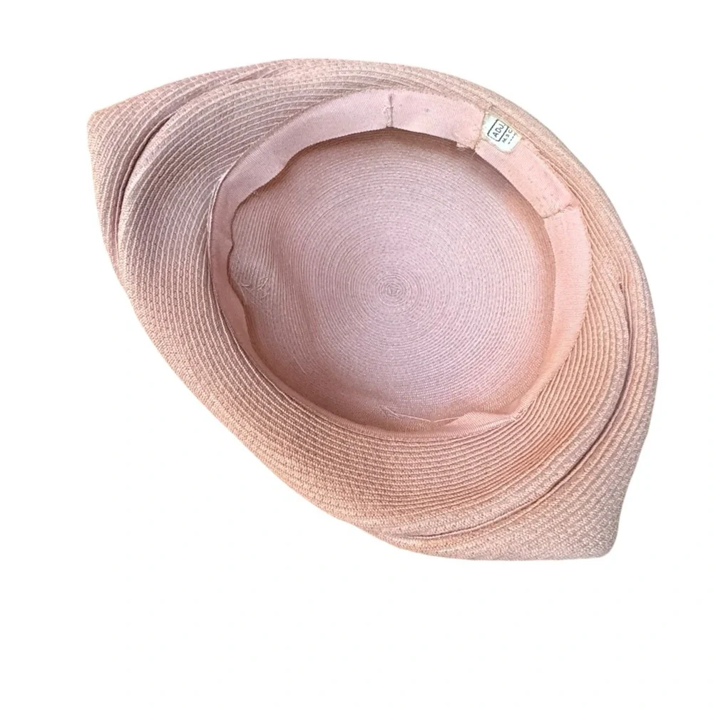 1950s/60s Soft, Muted Pink Straw Fascinator Hat w/Birdcage Veil & Pink‎ Feathers