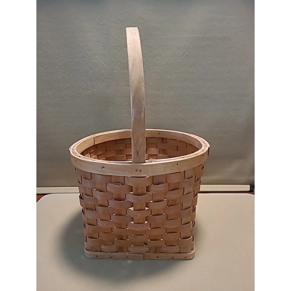 The Unbranded Brand basket round
