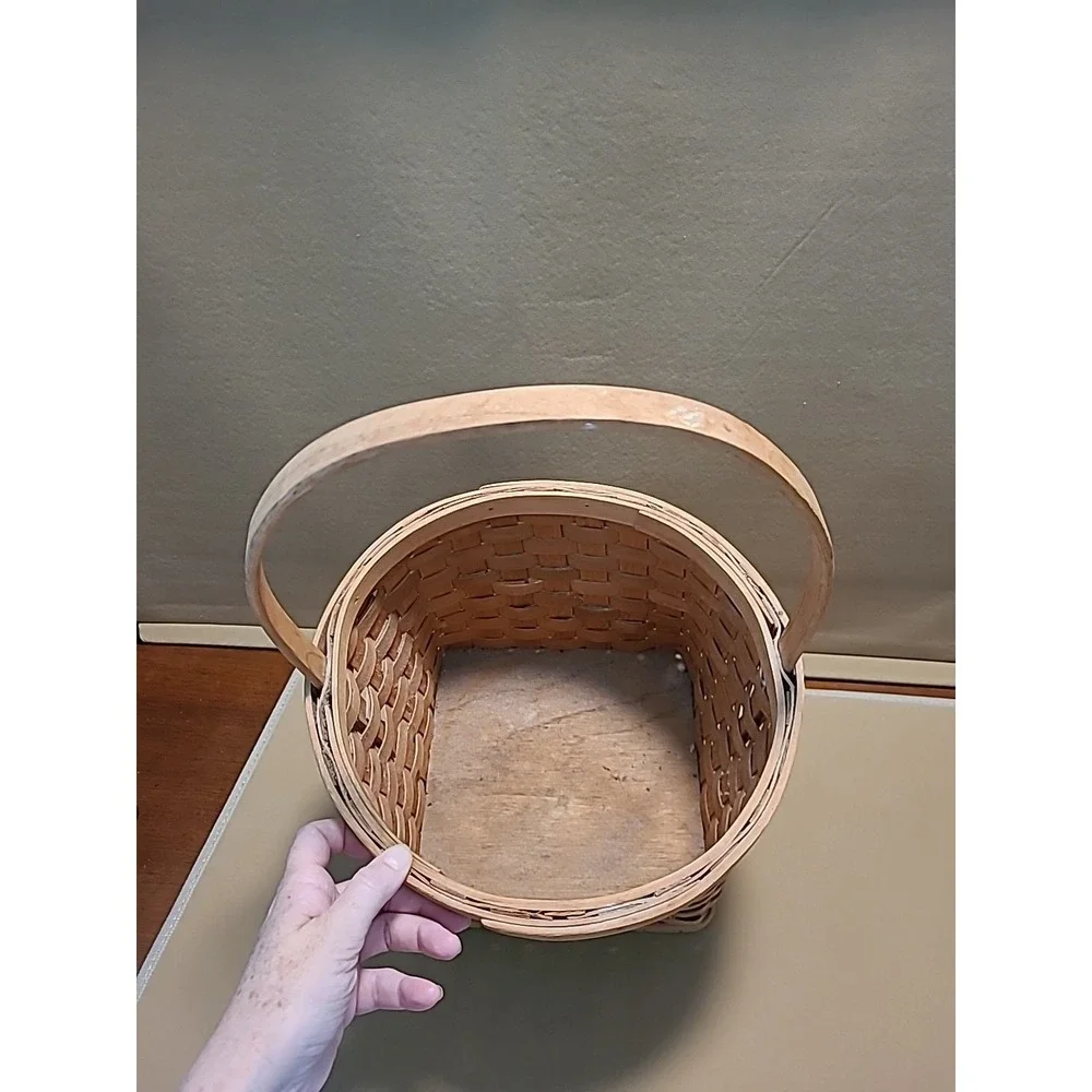 The Unbranded Brand basket round