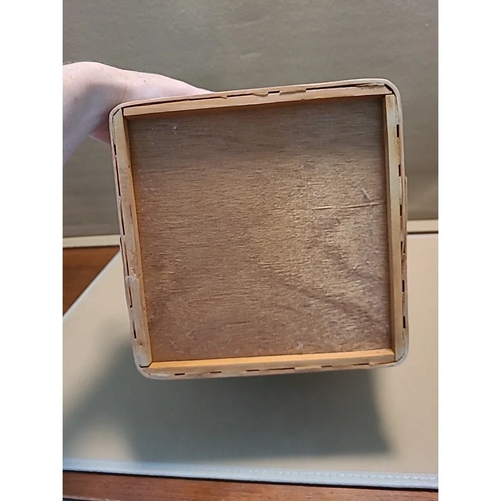 The Unbranded Brand basket round