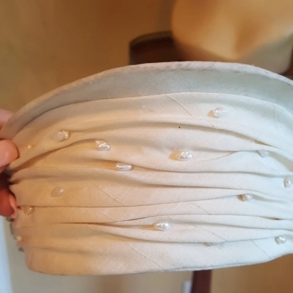 JEAN‎ BARTHET PARIS CREME WITH SEED PEARLS UNIQUE VTG HAT PIECE