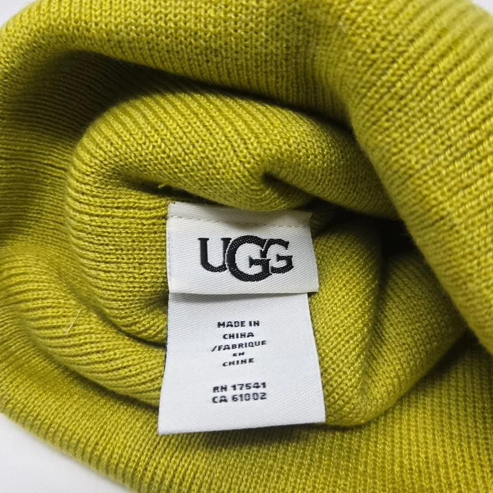 UGG Beanie Hat Knit Cuffed Embossed Logo  Green Winter‎