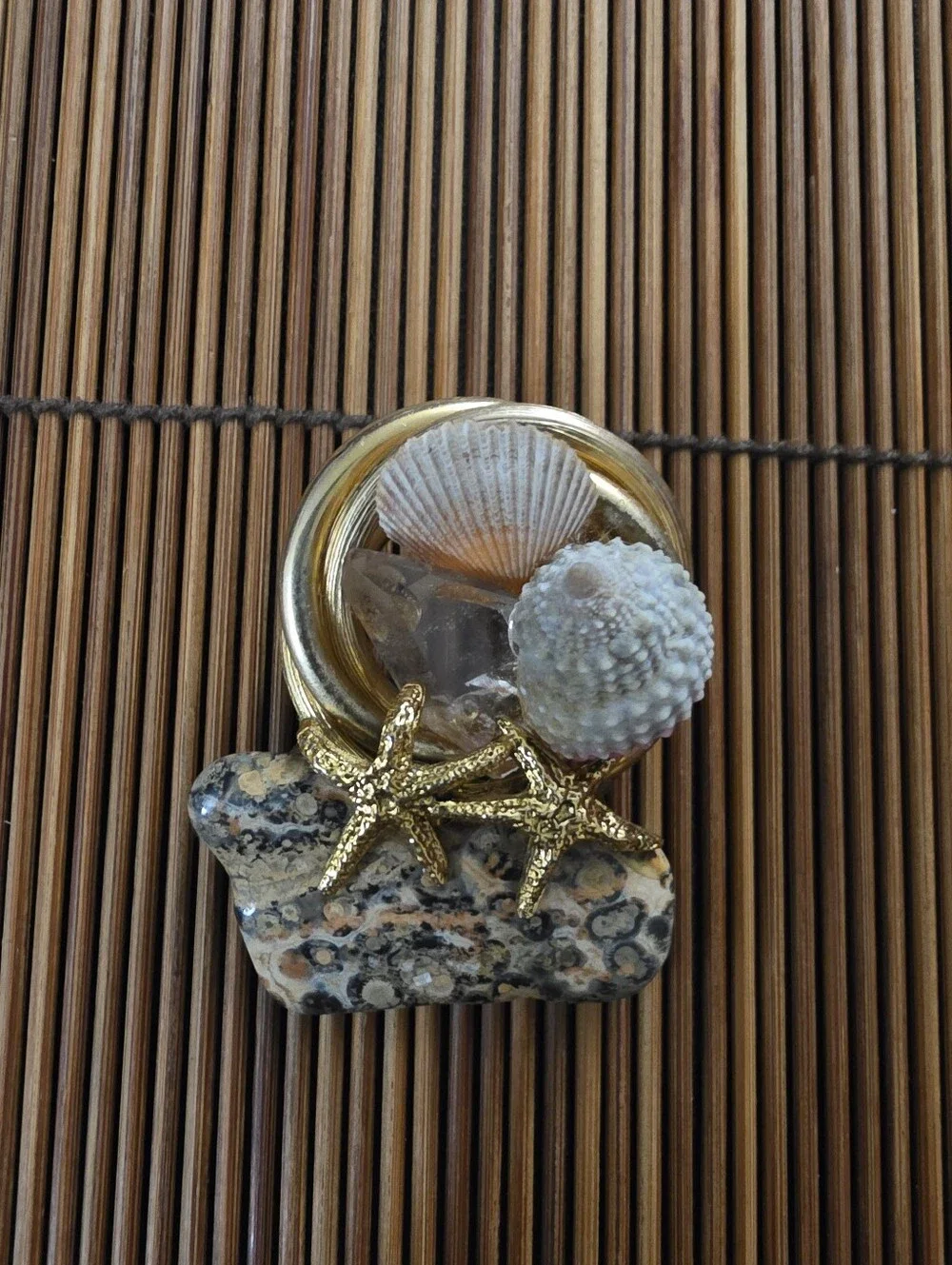 12k Gold Filled Ronci Jasper, Shell Yellow Gold Brooch (Vintage)