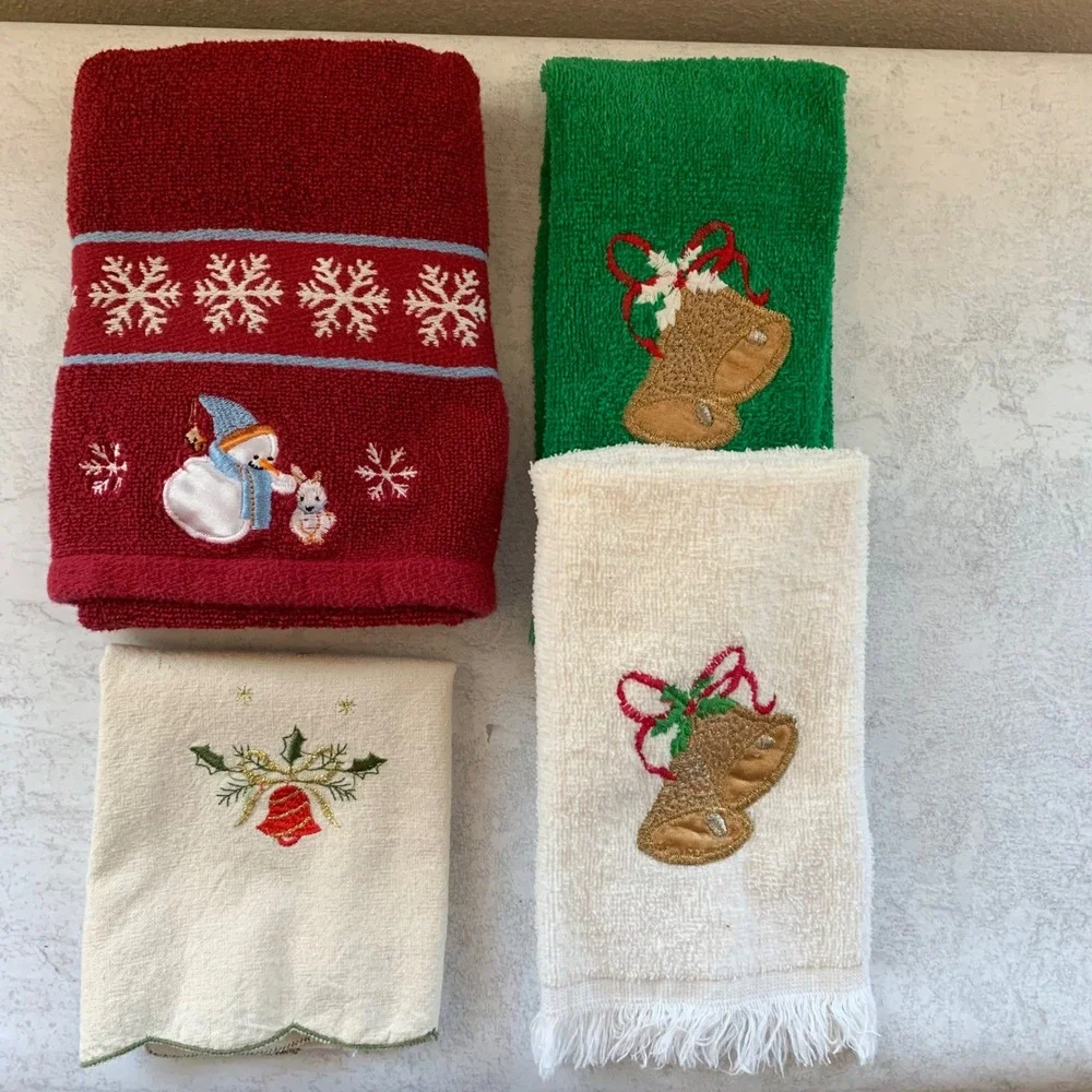 Vintage 1980s Christmas Towels Set Embroidered Snowman Bells Holly USA Made‎