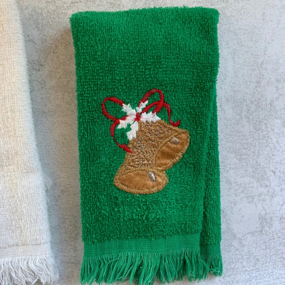 Vintage 1980s Christmas Towels Set Embroidered Snowman Bells Holly USA Made‎