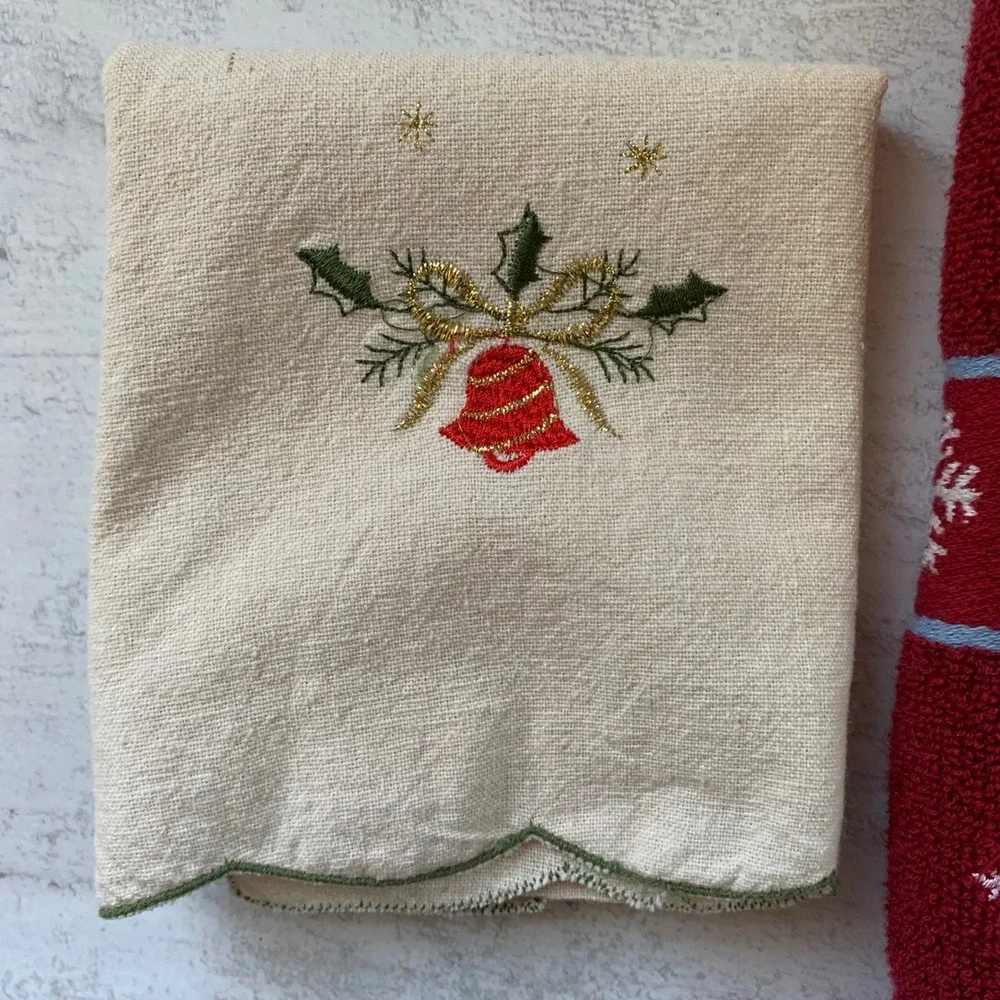 Vintage 1980s Christmas Towels Set Embroidered Snowman Bells Holly USA Made‎