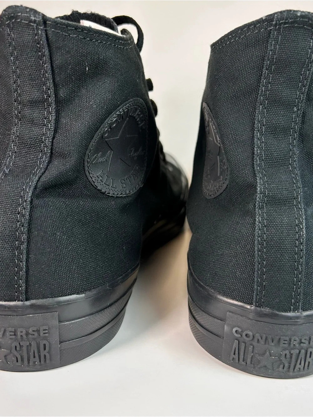 Converse all black