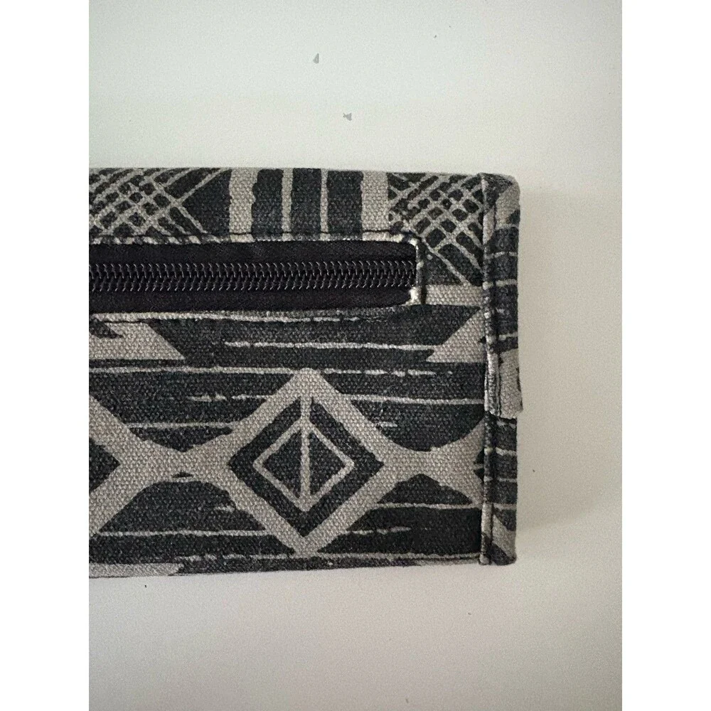Kavu trifold one