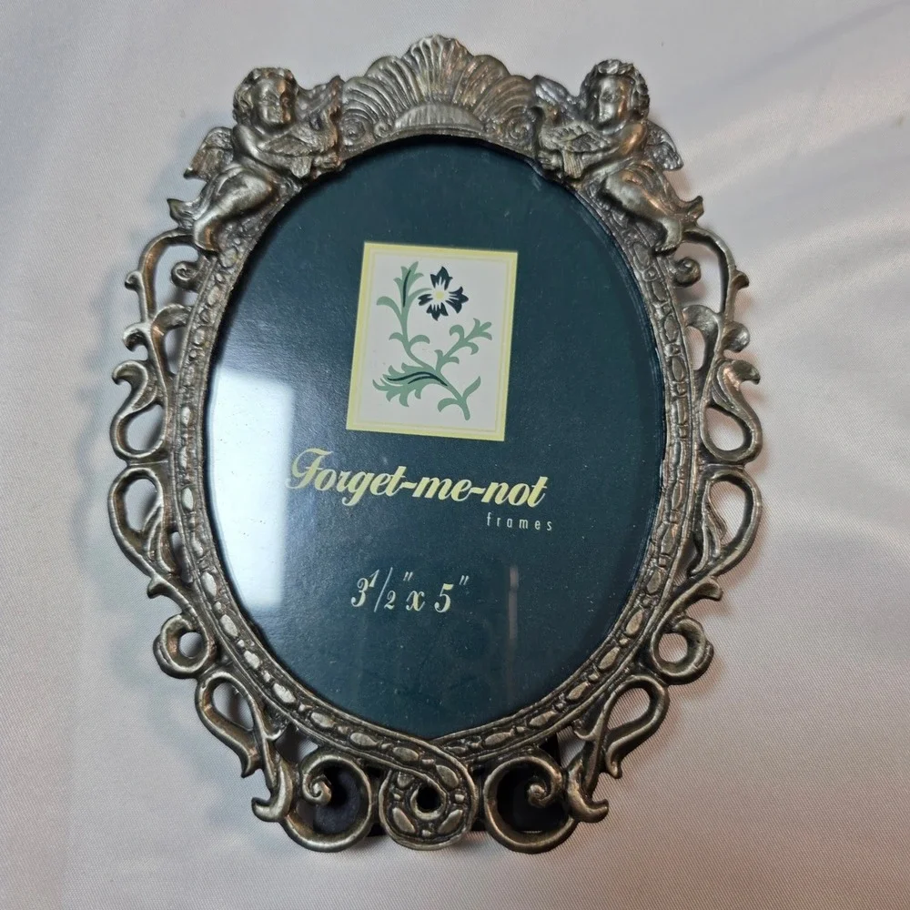 Forget-me-not Frames Oval Cherub Angel Pewter Metal Picture Frame 3.5x5 Ornate