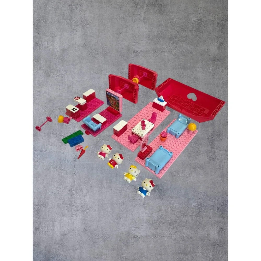 Mega Bloks Hello Kitty Big House Set 10822 Kids Pink Good Incomplete 4 Figures