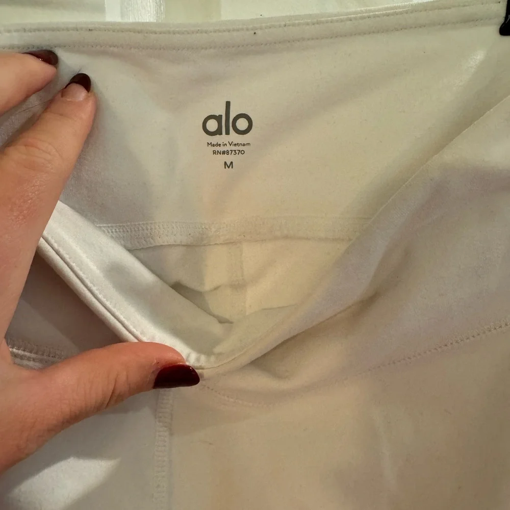 ALO Yoga alo white
