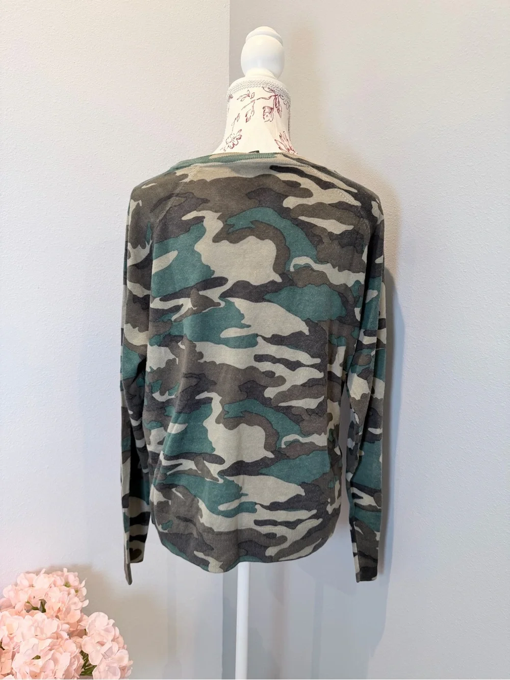J.Crew Camo Lightweight Sweater Women’s Large Green Crewneck Long Sleeve size L