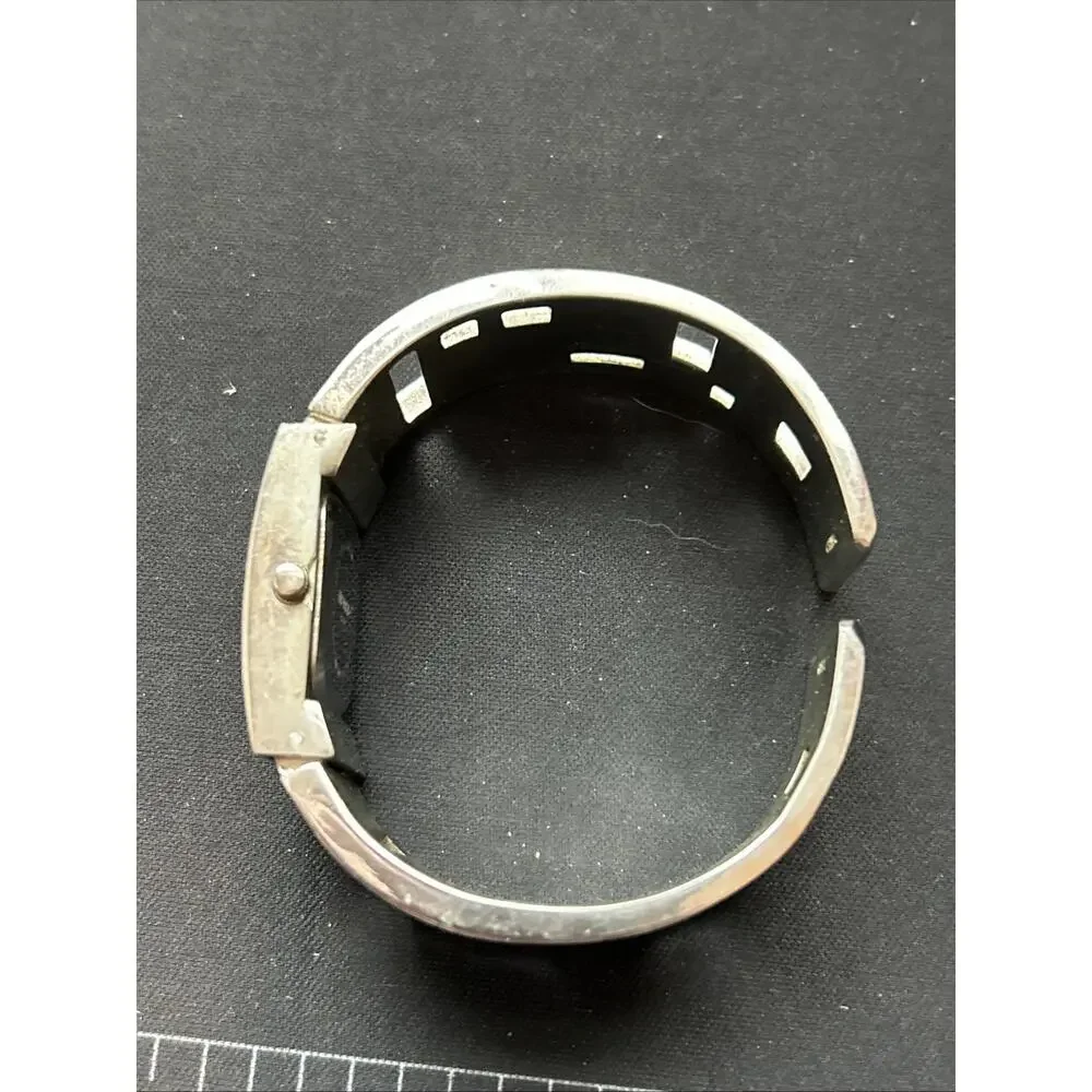Avenue silver tone