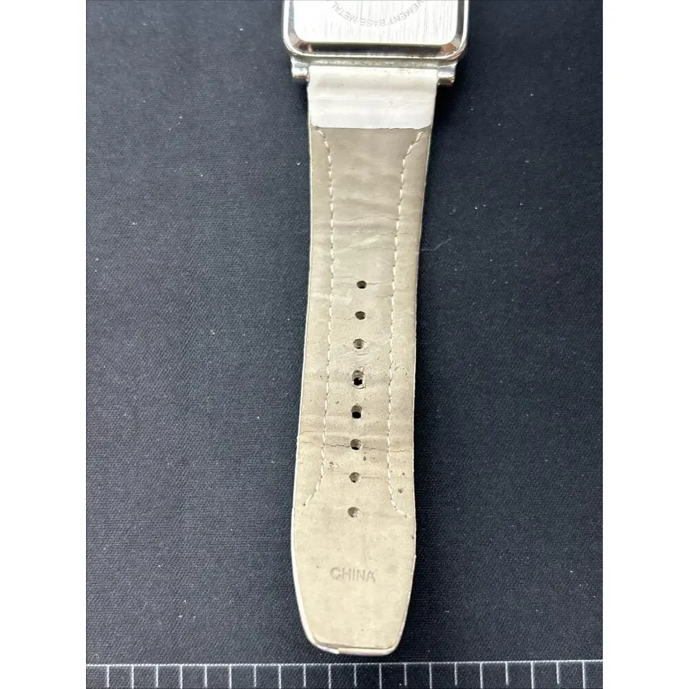 Unbranded silver case