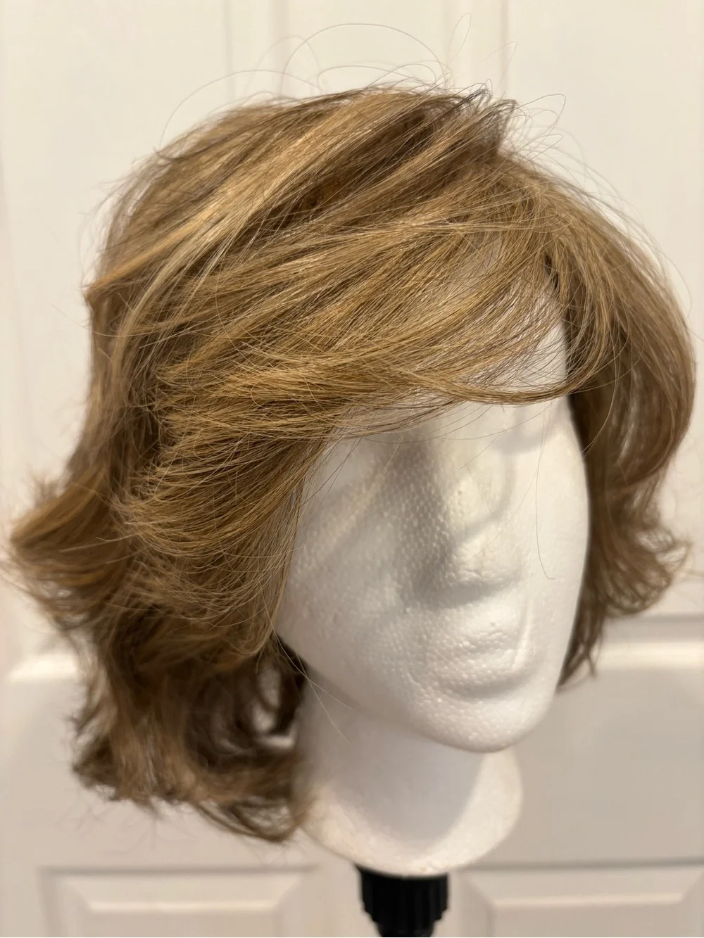 PAULA YOUNG Brown Brunette Medium Length Synthetic Wig! Highlights Medium Blonde