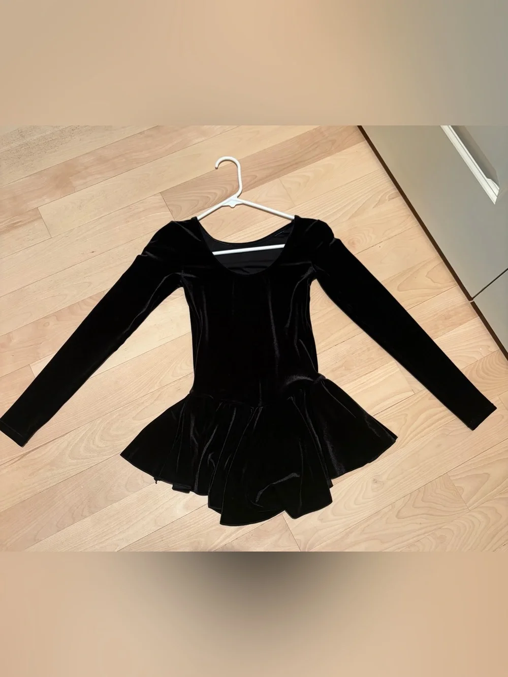 Mondor black velvet