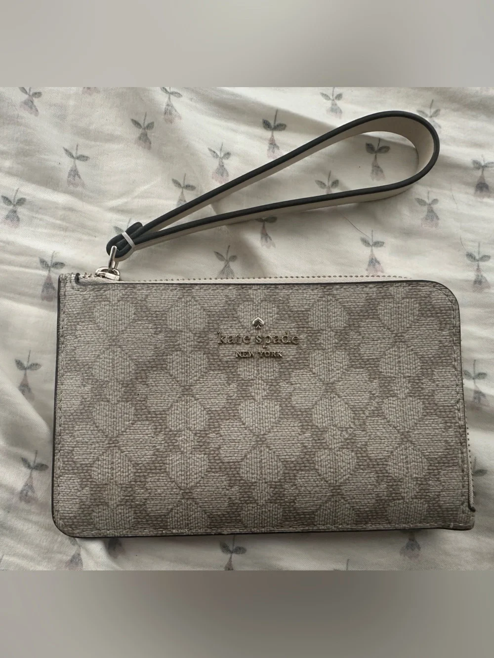Kate Spade Flower Medium Wristlet/Wallet