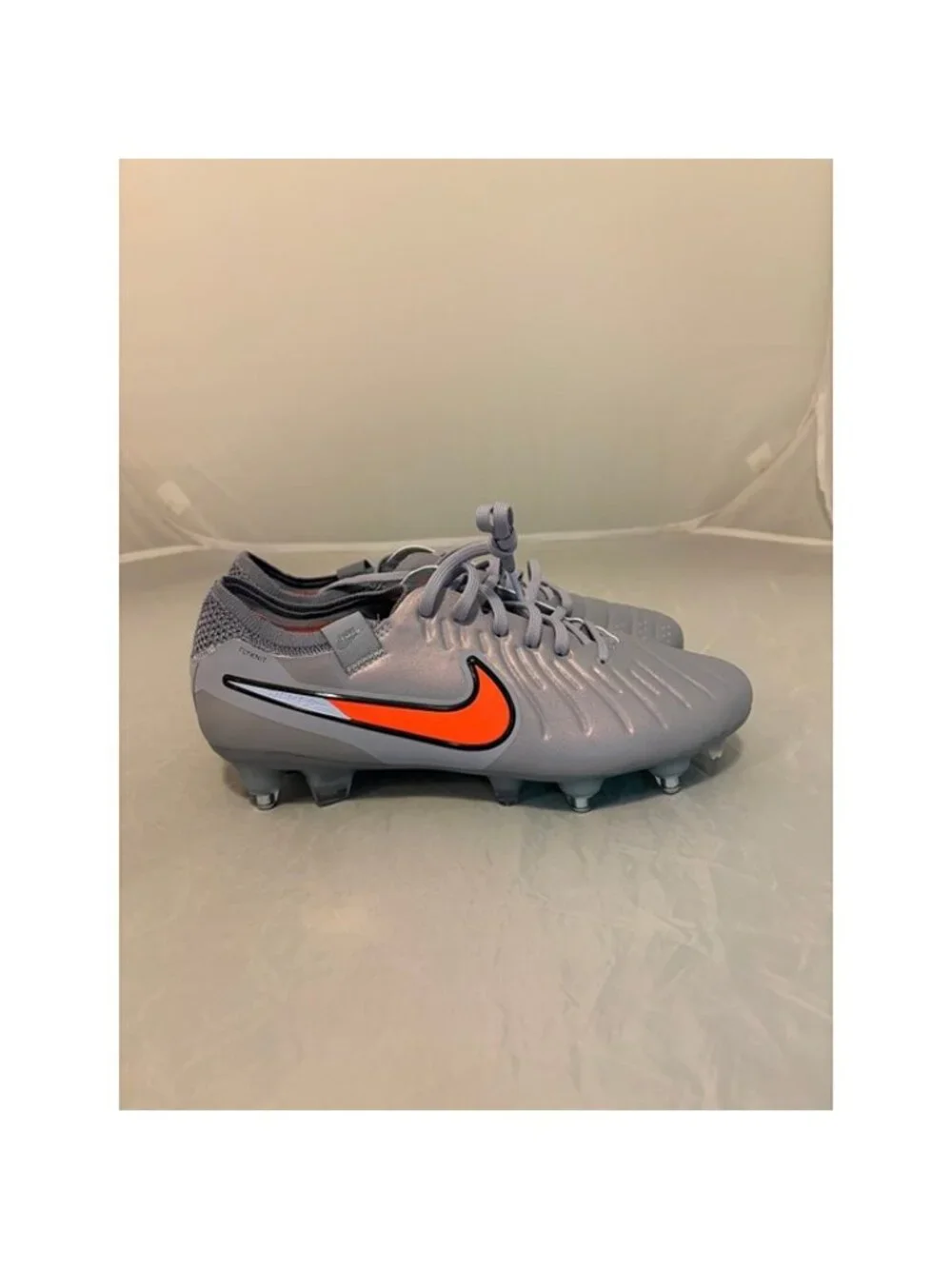 Nike read description