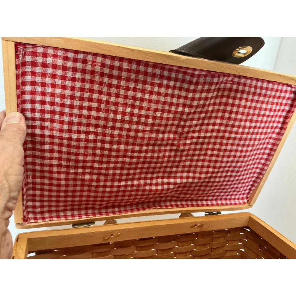 Vintage Picnic Basket Woven Wood Gingham Lining Turn Lock Large Tan