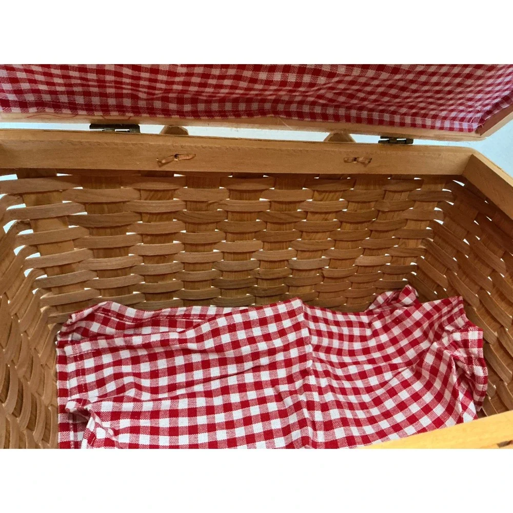 Vintage Picnic Basket Woven Wood Gingham Lining Turn Lock Large Tan