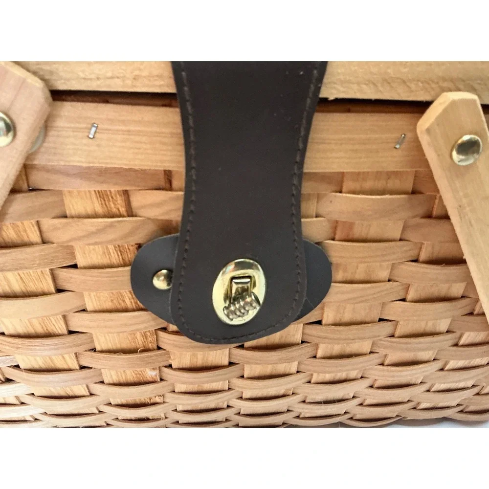 Vintage Picnic Basket Woven Wood Gingham Lining Turn Lock Large Tan