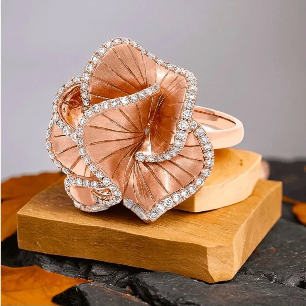 Elegant Rose Gold Floral Ring