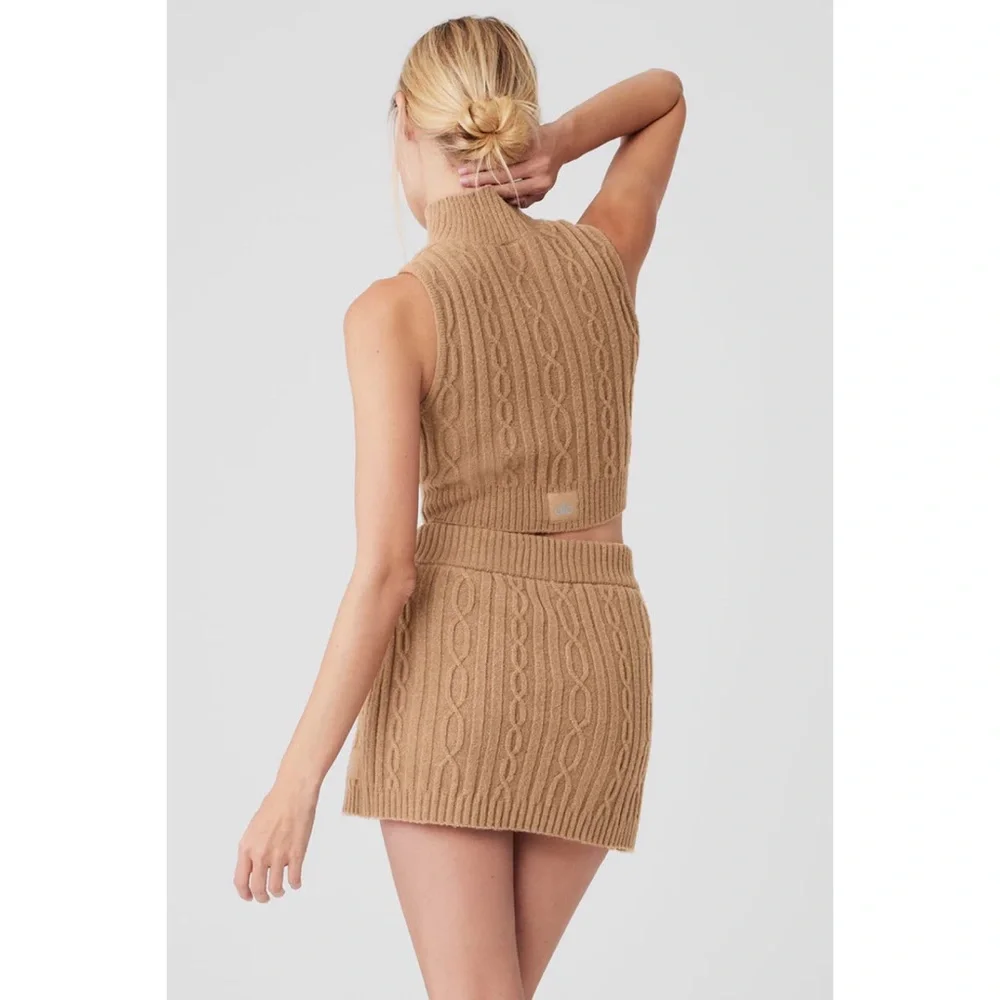 Alo Yoga Cable Knit Winter Bliss Mock Neck Tank Toasted Almond M