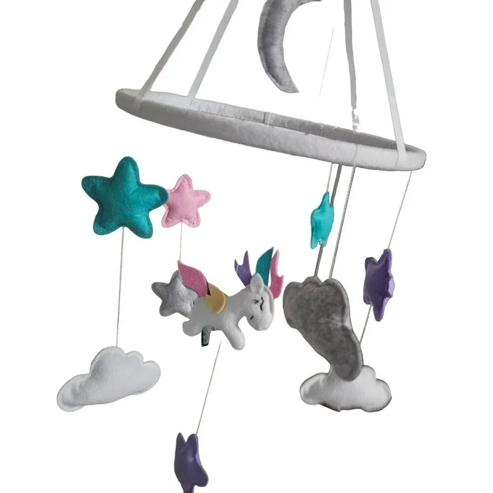 Land Of Luna this unicorn