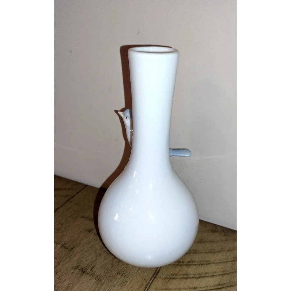 Vintage Bluejay bird vase and flowers