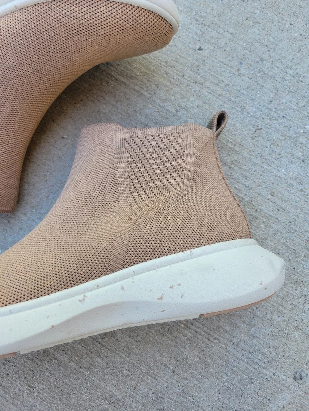 Vivaia brand size