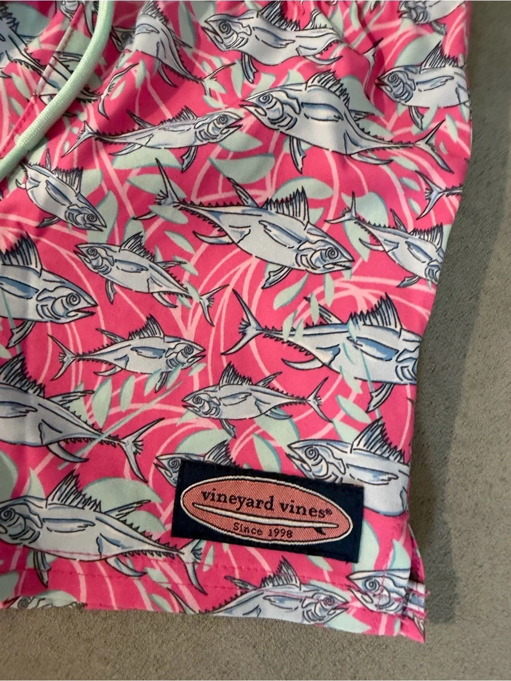 Vineyard Vines listings see 2t