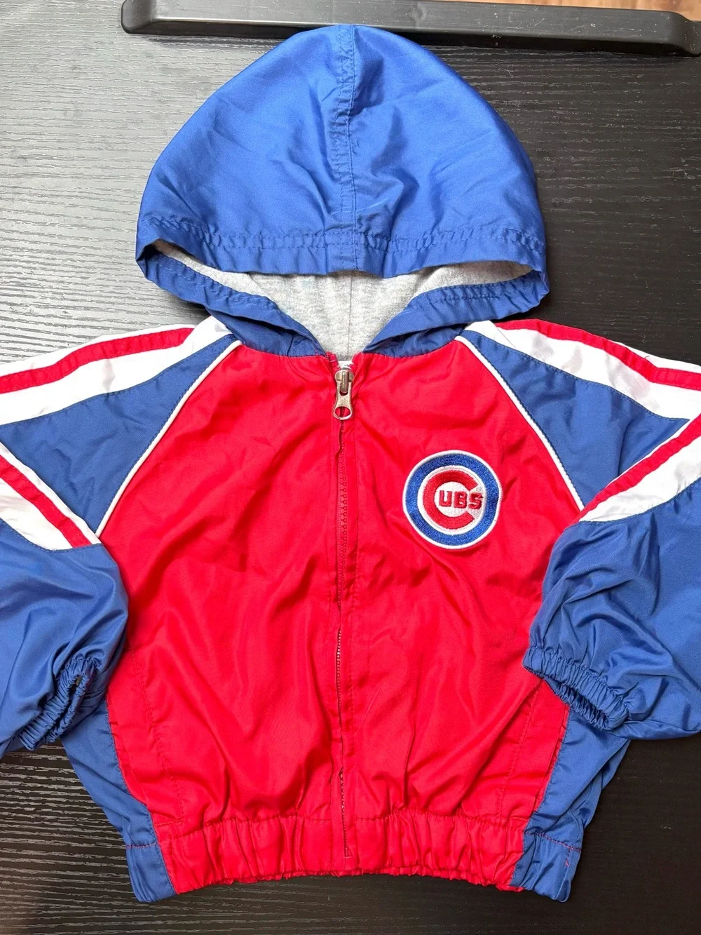 Chicago Cubs toddler hooded windbreaker, size 2T